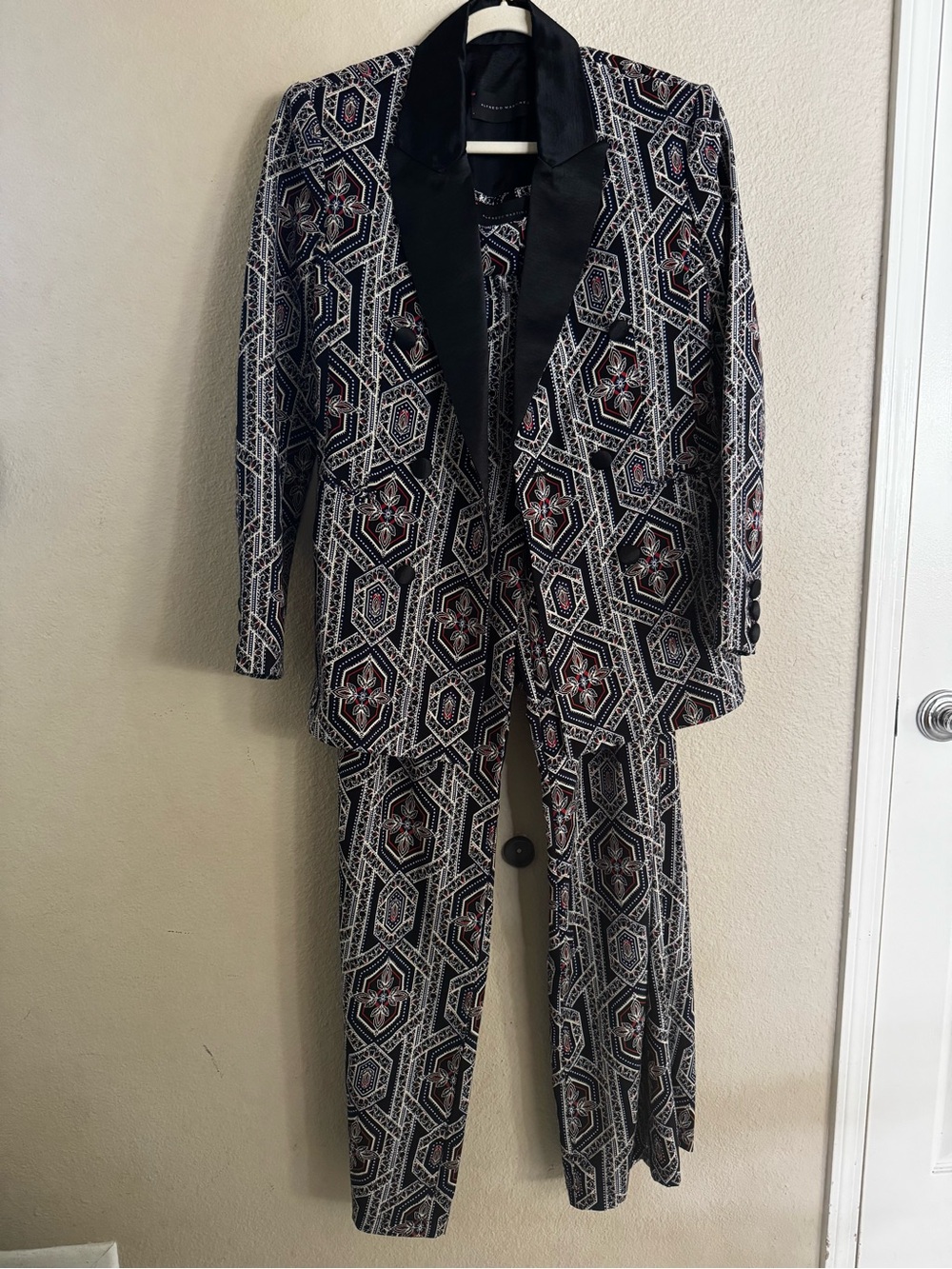 Women’s Pattern Blazer & Trouser Set